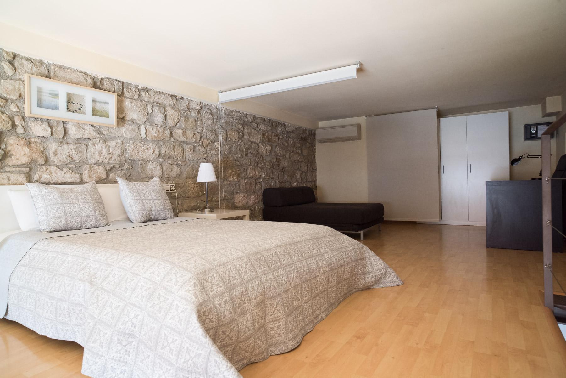 Urbi Apartments Манреса Екстериор снимка