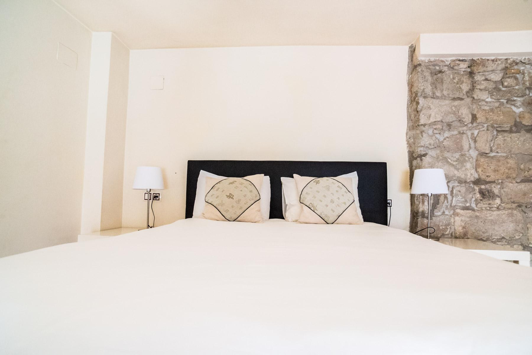 Urbi Apartments Манреса Екстериор снимка