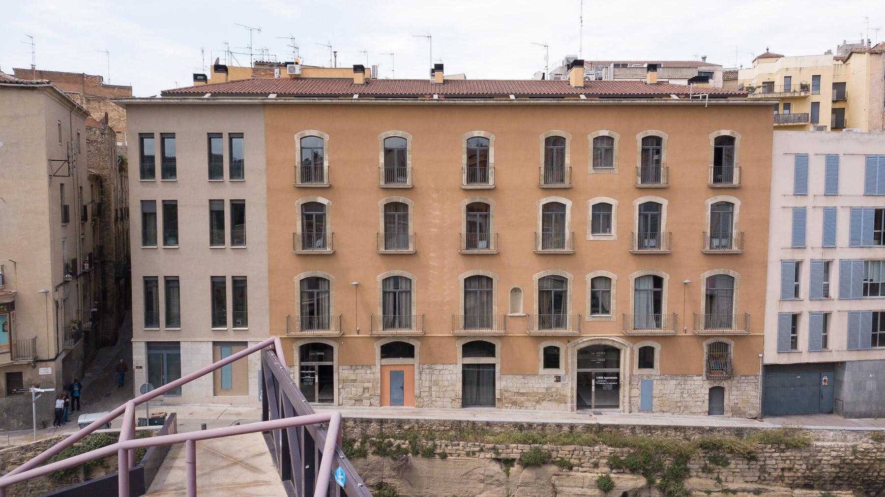 Urbi Apartments Манреса Екстериор снимка