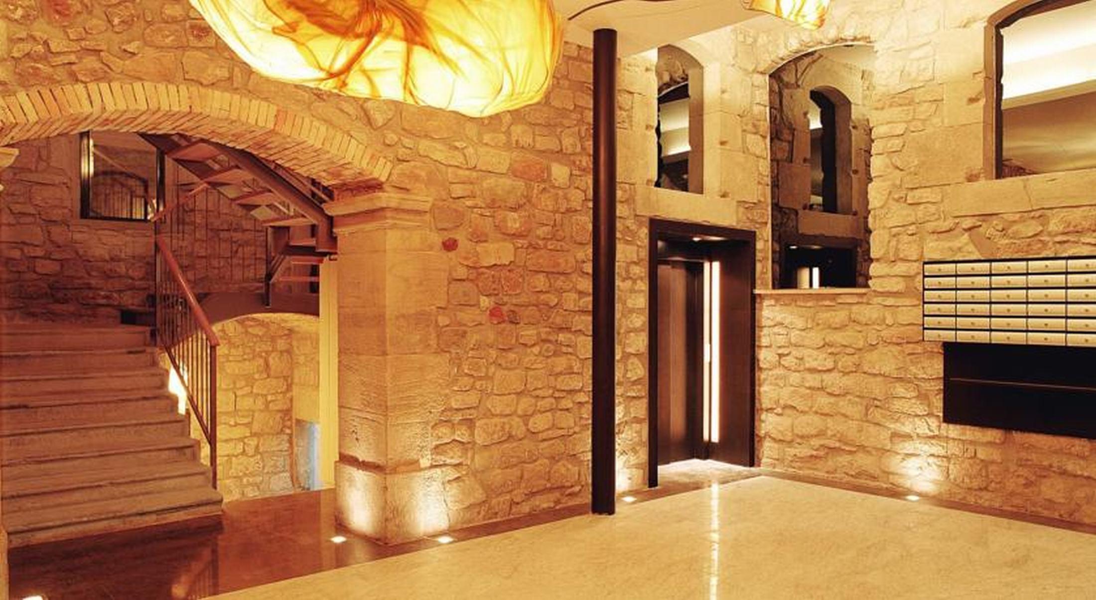 Urbi Apartments Манреса Екстериор снимка