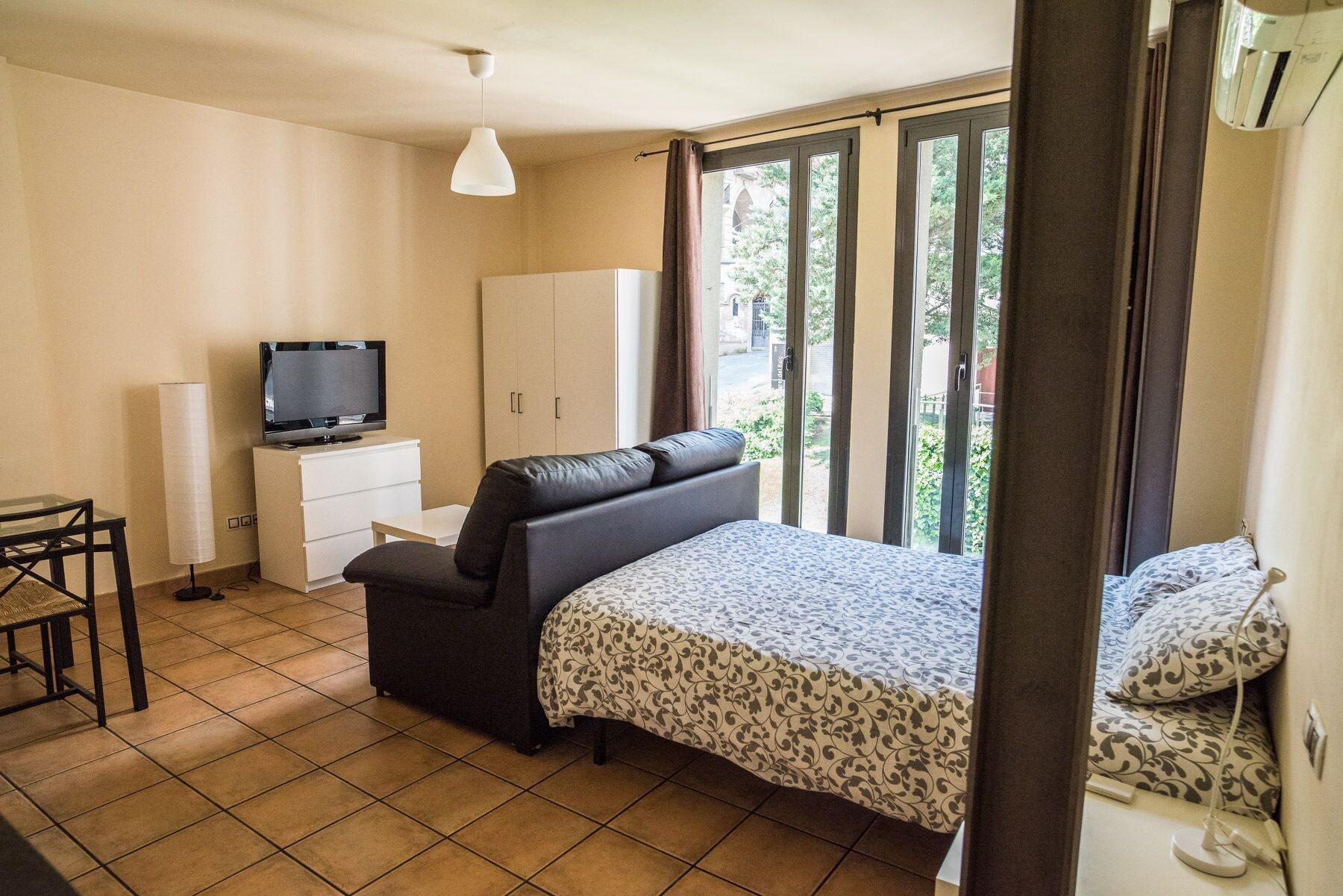 Urbi Apartments Манреса Екстериор снимка