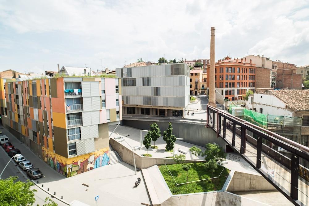 Urbi Apartments Манреса Екстериор снимка