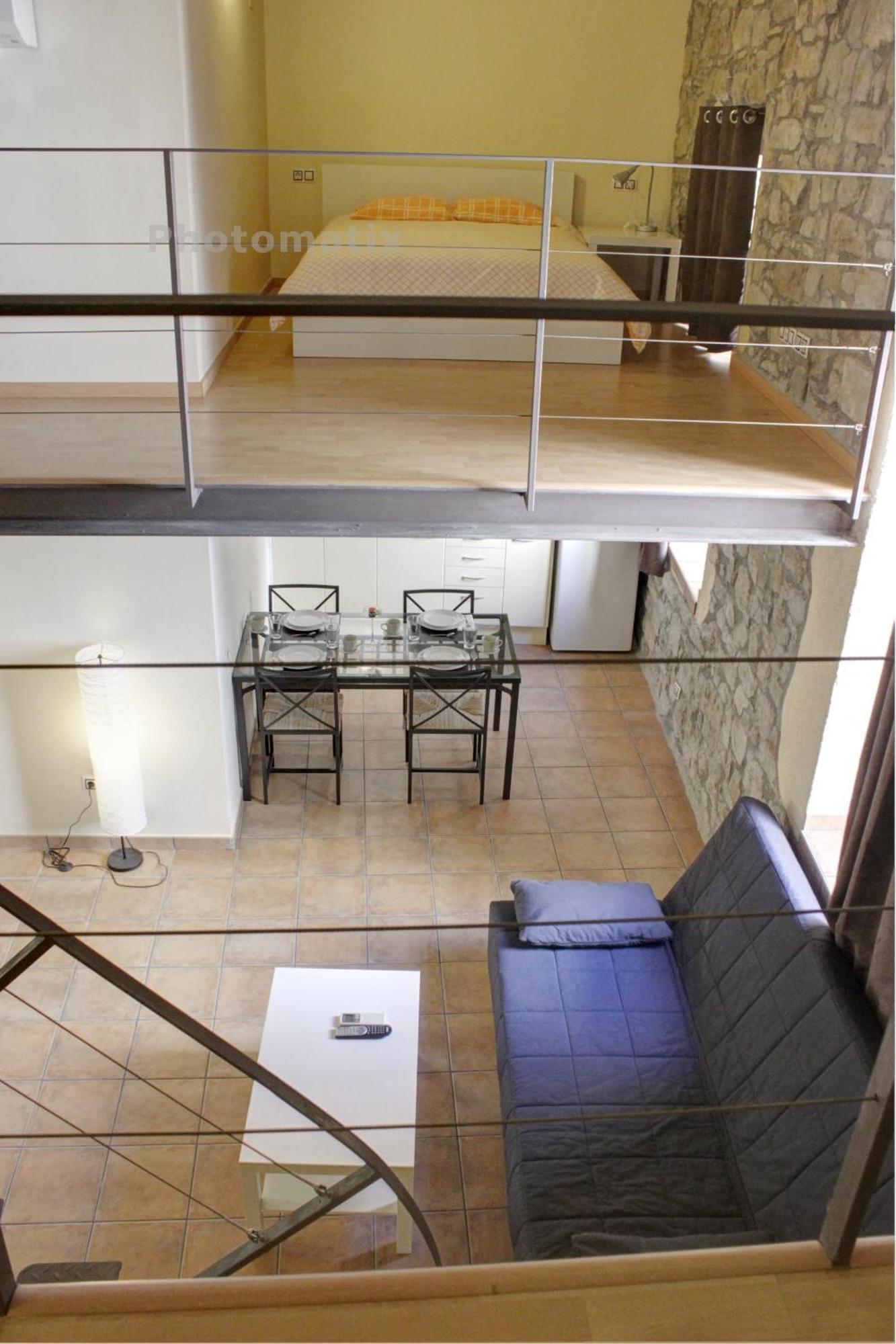 Urbi Apartments Манреса Екстериор снимка