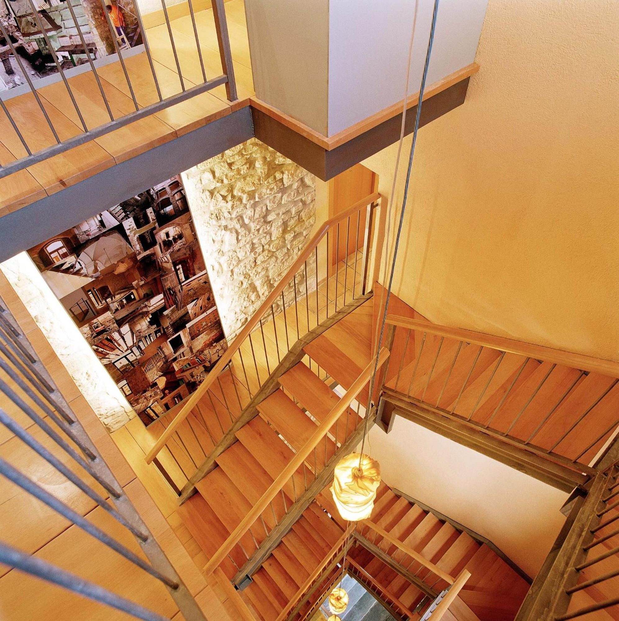 Urbi Apartments Манреса Екстериор снимка