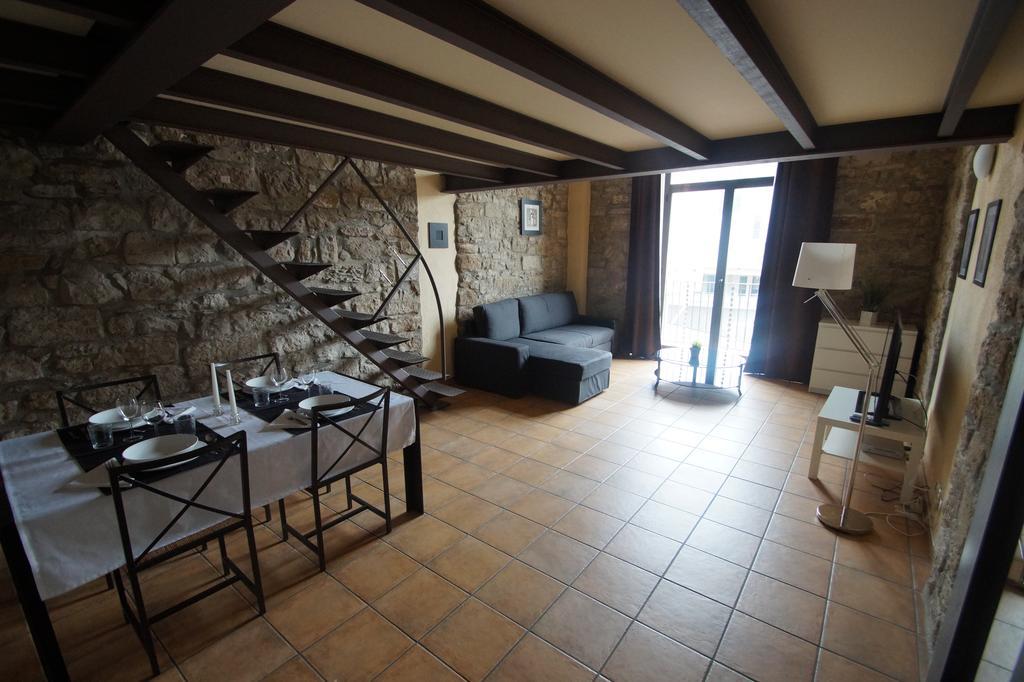 Urbi Apartments Манреса Стая снимка