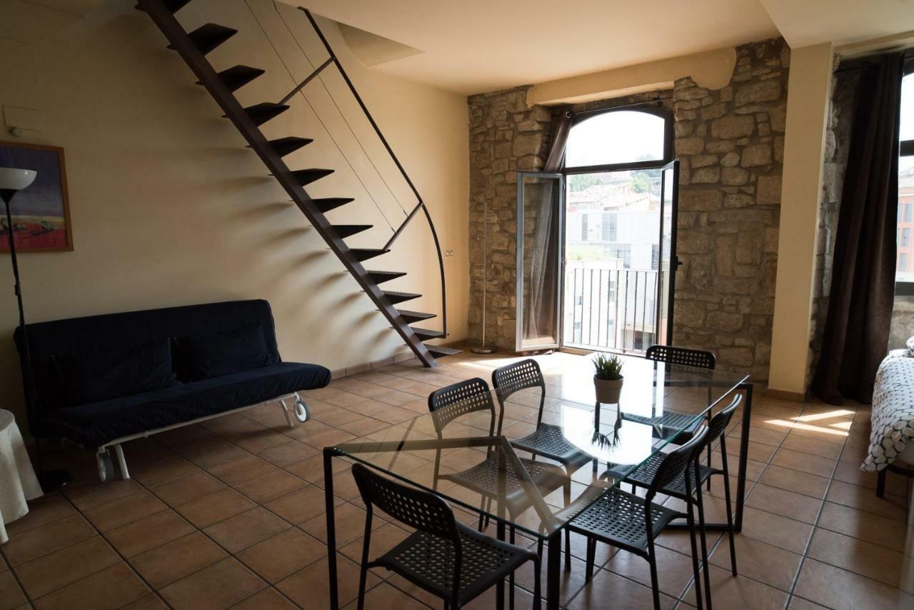 Urbi Apartments Манреса Екстериор снимка